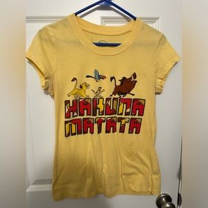Disney size junior L lion King tshirt.